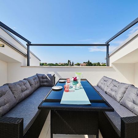 Ferienwohnung Sommer Новиград Екстериор снимка