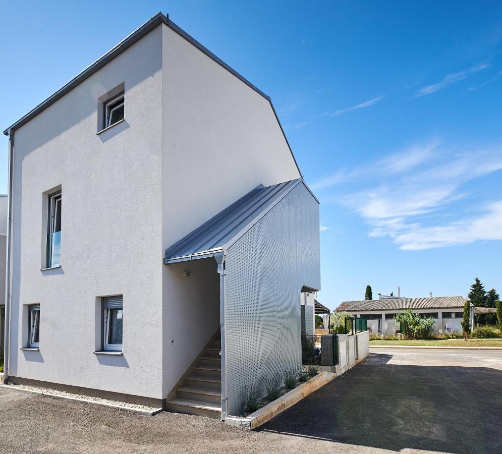 Ferienwohnung Sommer Новиград Екстериор снимка