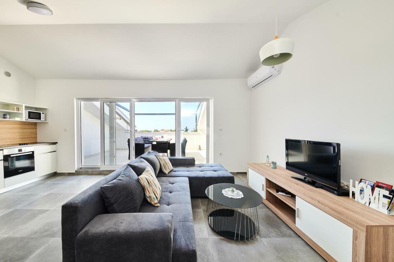 Ferienwohnung Sommer Новиград Екстериор снимка