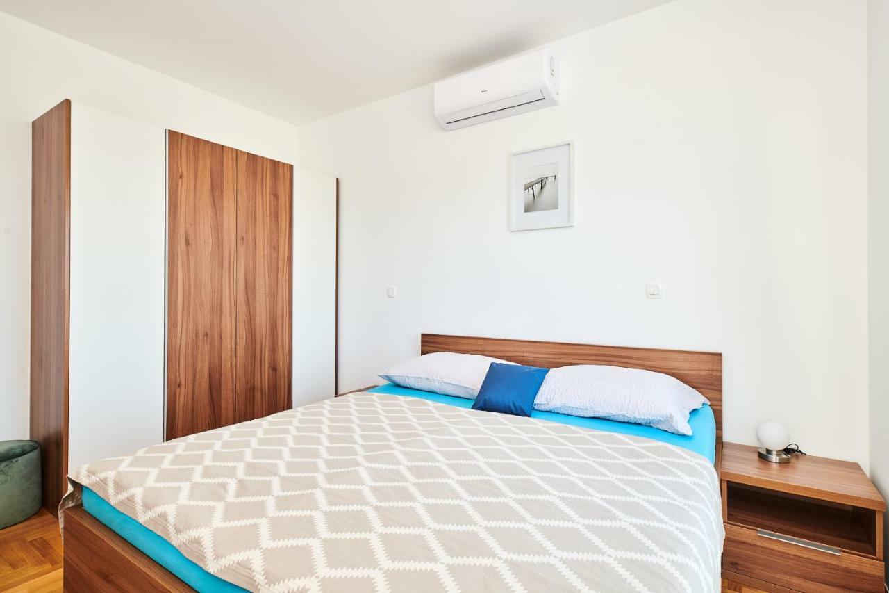 Ferienwohnung Sommer Новиград Екстериор снимка