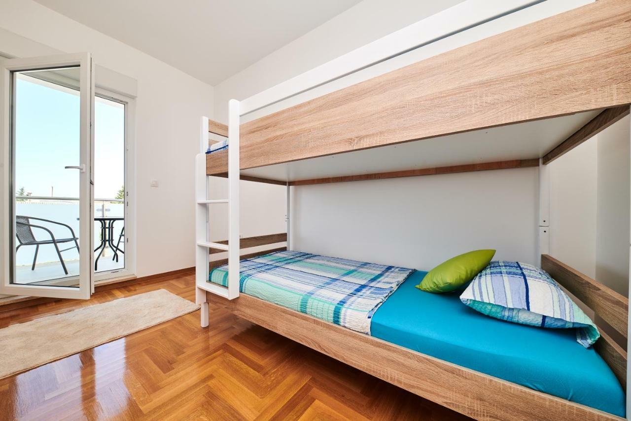 Ferienwohnung Sommer Новиград Екстериор снимка